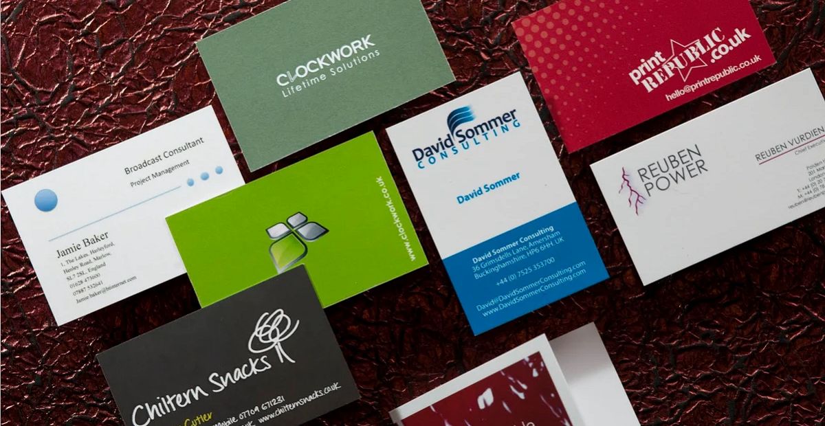 Integrating Creativity and Professionalism in Custom Business Cards Printing